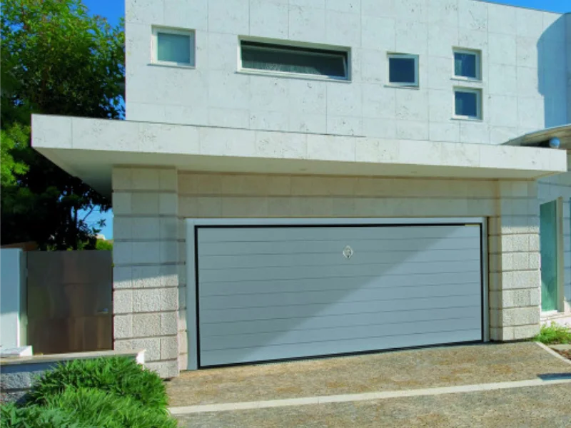 casa-con-garage-grigio